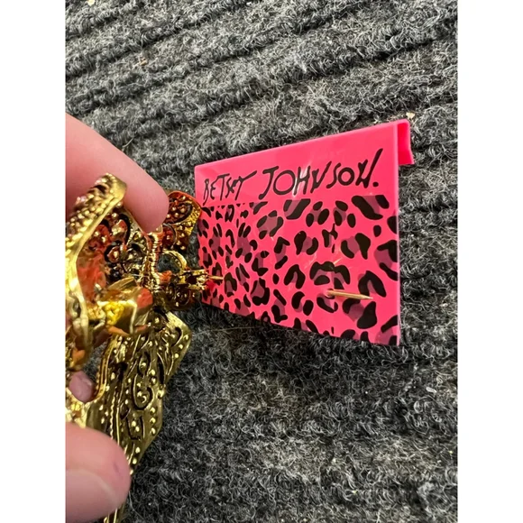 NWT Betsey Johnson Gold Toned And Pink Bow Pin Brooch Crystal Rhinestone - Picture 4 of 6